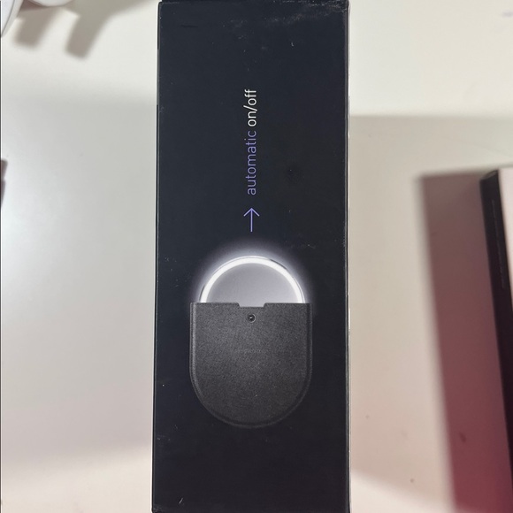 Simplehuman Silver Sensor Mirror with 3x Magnification - Picture 6 of 6